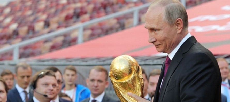 Putin, que acaba de ser reelegido por otros seis años, quiere convertir a Rusia para 2024 en...