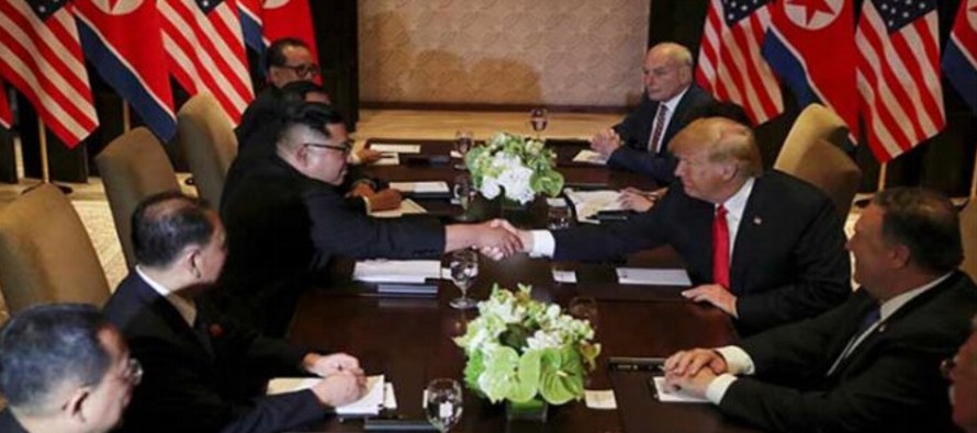Trump dijo a los periodistas que su reunión de 48 minutos a solas con el líder...