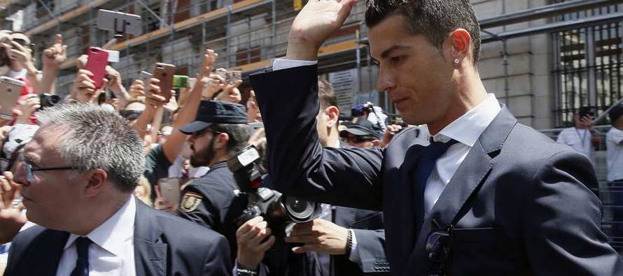 Fuentes fiscales han informado a Efe de que el futbolista del Real Madrid presentó hace una...