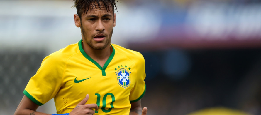 Neymar se convirtió en el futbolista más caro del mundo cuando firmó por el...