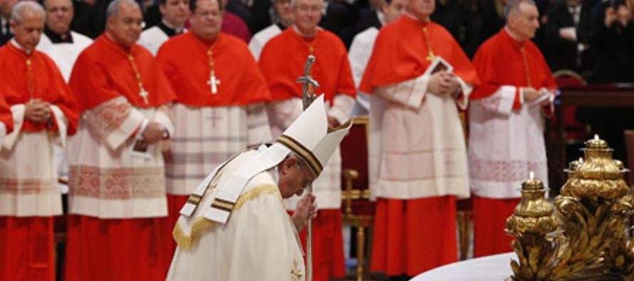 La huella de Francisco ya se nota en el Colegio Cardenalicio, pues de los 125 purpurados electores...