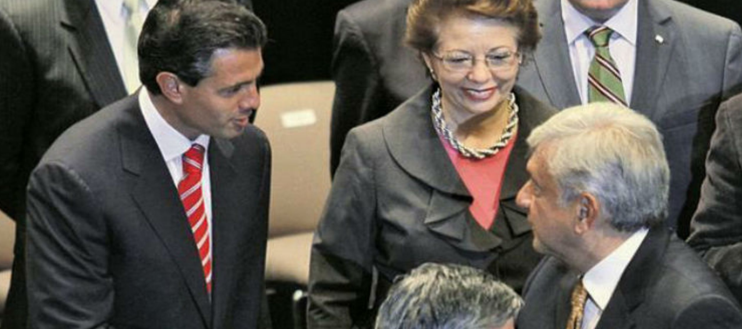 El mandatario ofreció a López Obrador su disposición de llevar a cabo una...