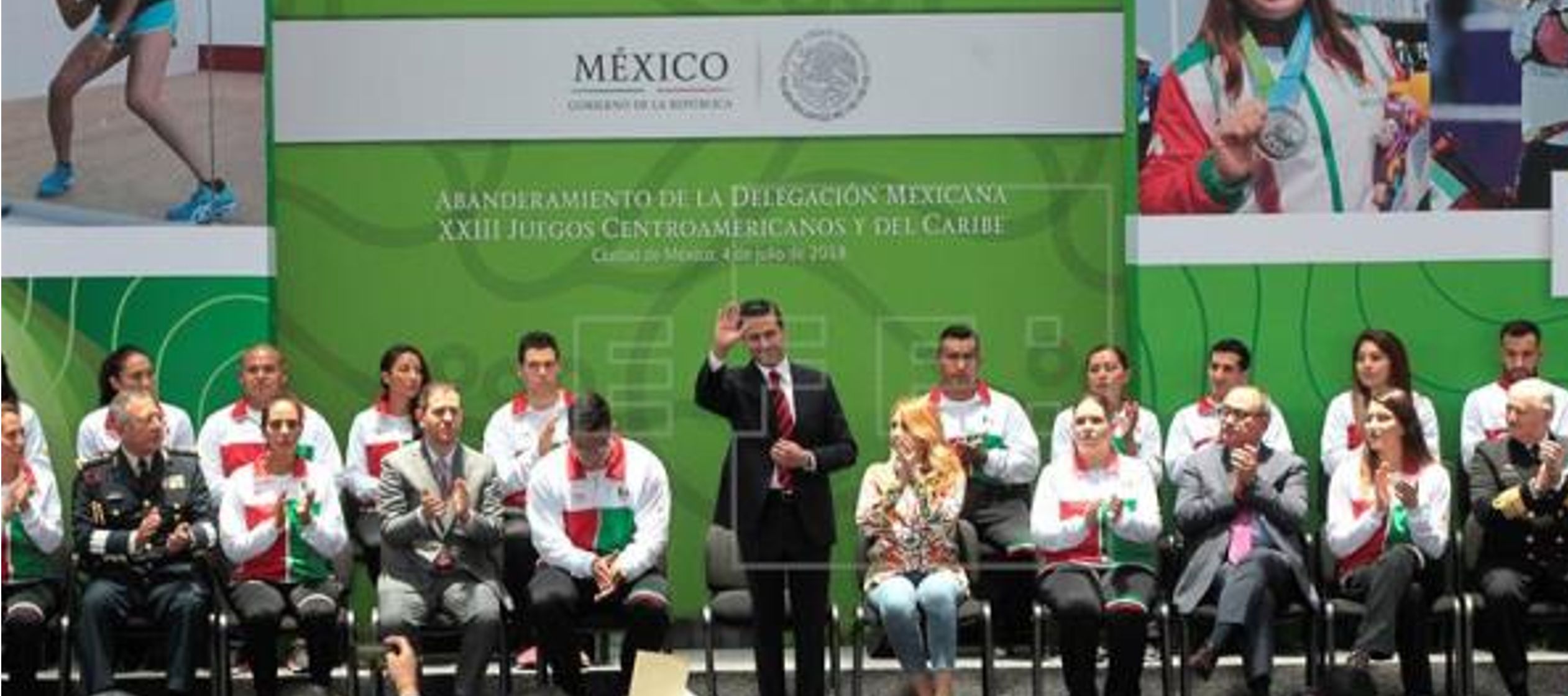 "Vamos a demostrarle al país de lo que somos capaces los mexicanos", agregó...