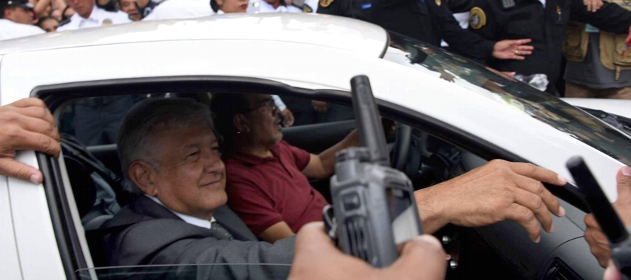 Durante toda la campaña Obrador ha insistido en que no le gustan los escoltas y que no...