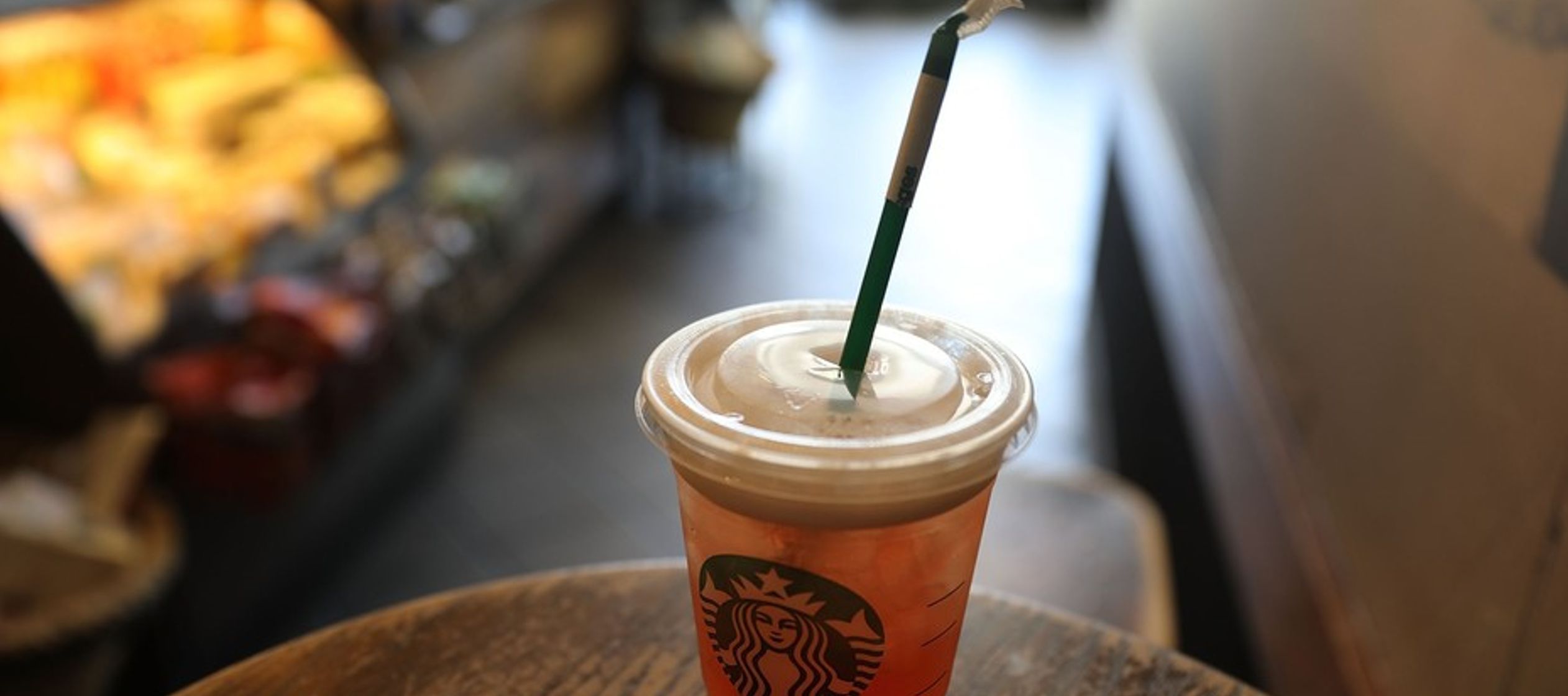 De esta forma, Starbucks se presenta como una de las primeras grandes compañías en...