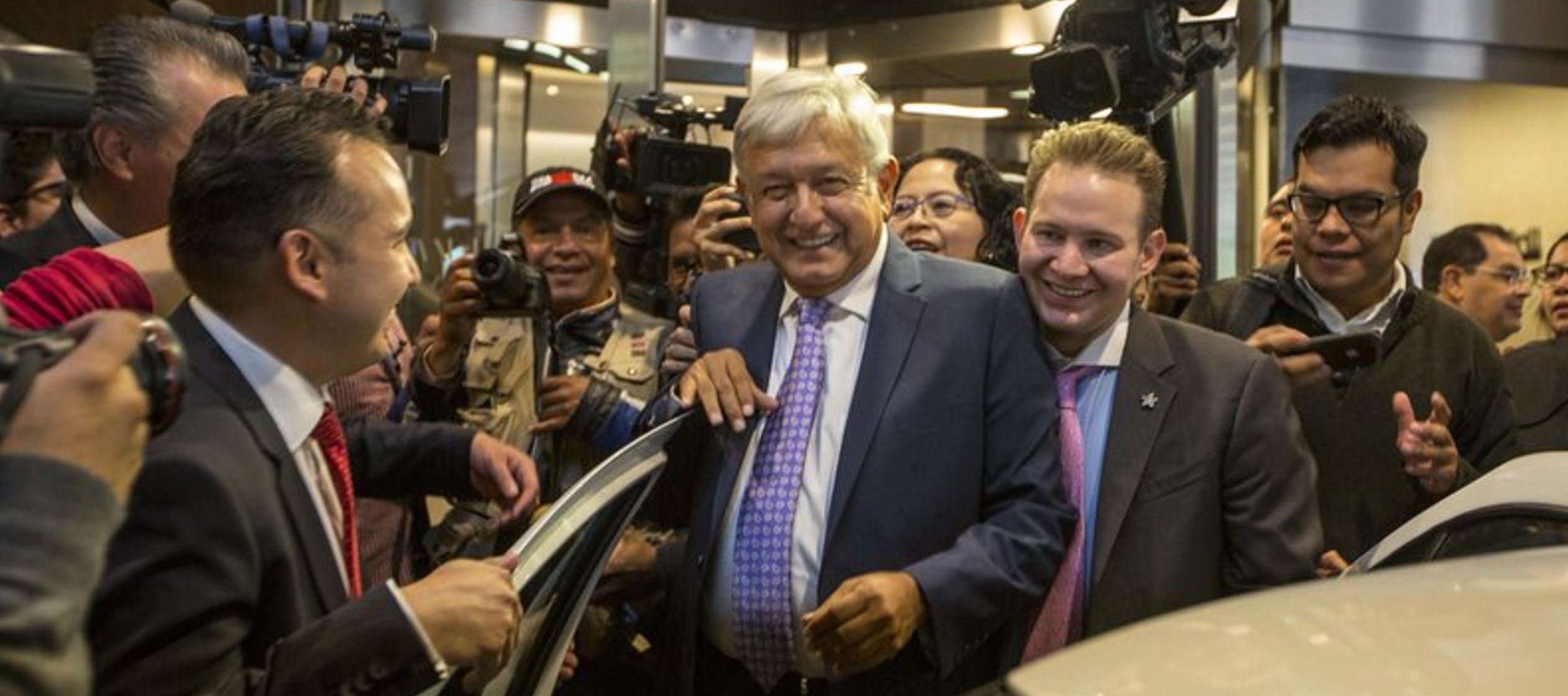 El presidente electo de México, Andrés Manuel López Obrador (también...