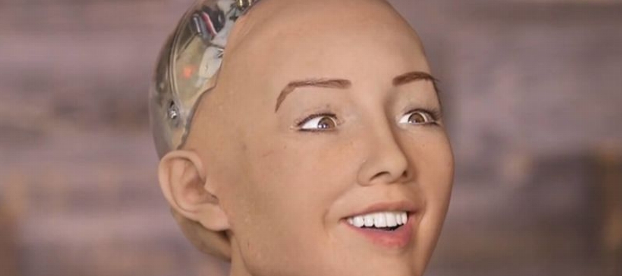 Sophia, un androide que responde a preguntas con inteligencia artificial y de apariencia casi...