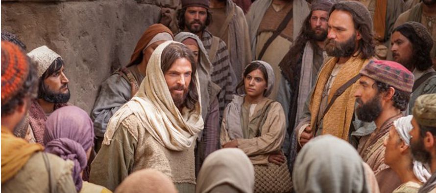 Extendiendo su mano hacia sus discípulos, dijo: «Éstos son mi madre y mis...