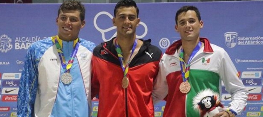En 200 metros libre masculino el mexicano Jorge Andrés Iga con un tiempo de 1 minuto, 47...