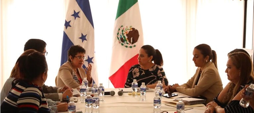 Con ese objetivo, se reunieron la primera dama de Honduras, Ana García de Hernández...