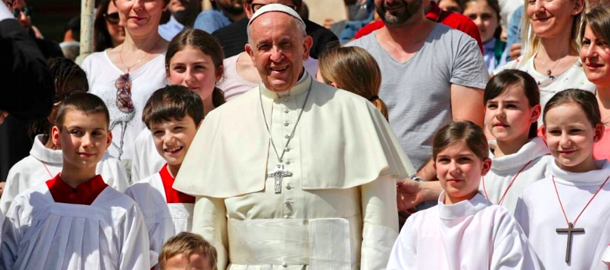 El Santo Padre Francisco se encontró con más de 60,000 monaguillos y acólitos...