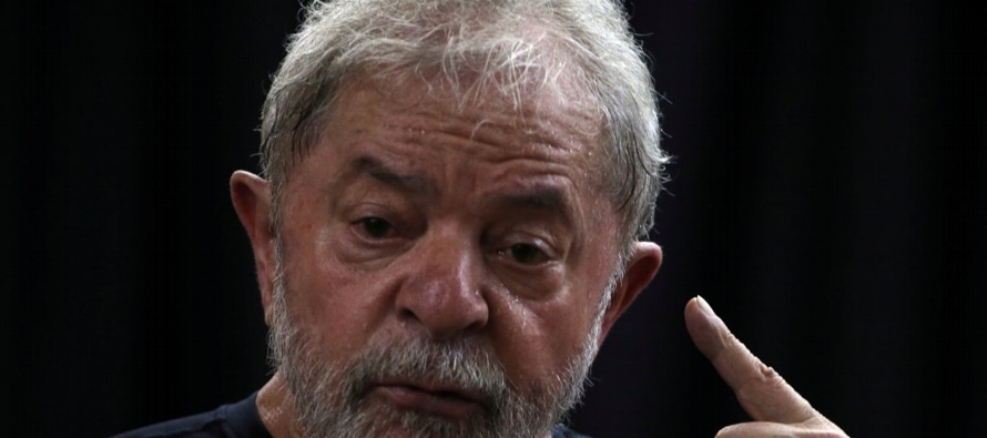 El expresidente brasileño, quien gobernó Brasil entre 2003 y 2010, tomó la...
