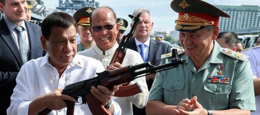 Duterte avisó a China de que "modere" su comportamiento en esas aguas y de que no...