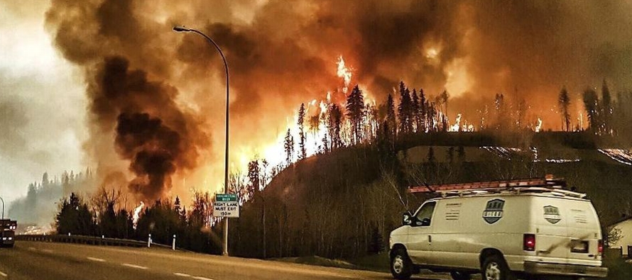 Se han registrado más de 1,800 incendios desde que comenzó la temporada el 1 de...