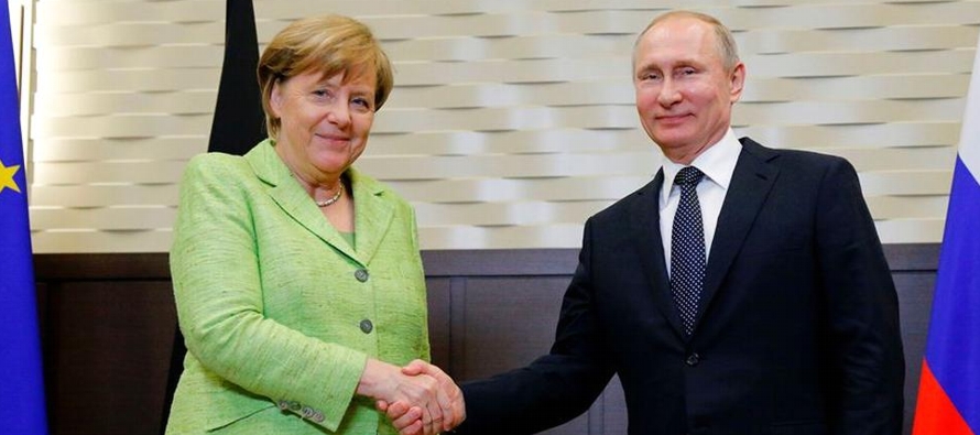 En este encuentro, Merkel y Putin "continuarán con sus conversaciones tanto sobre temas...