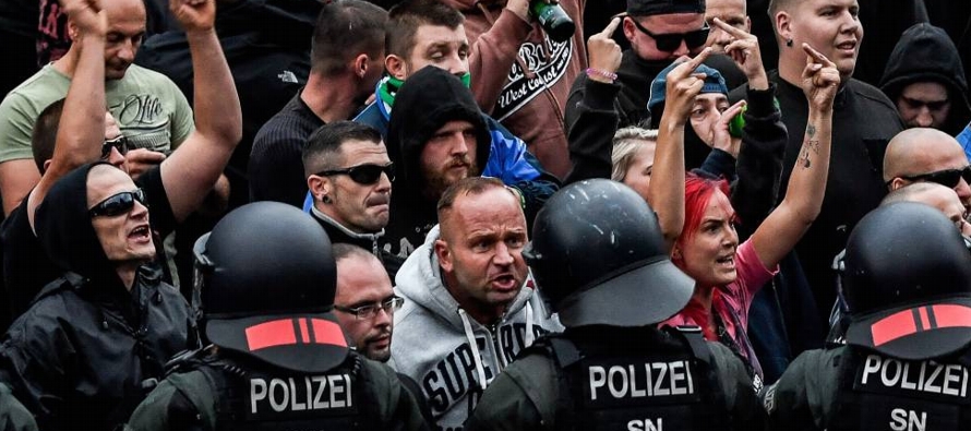 La canciller alemana, Angela Merkel, ha condenado con firmeza este lunes los actos violentos que...