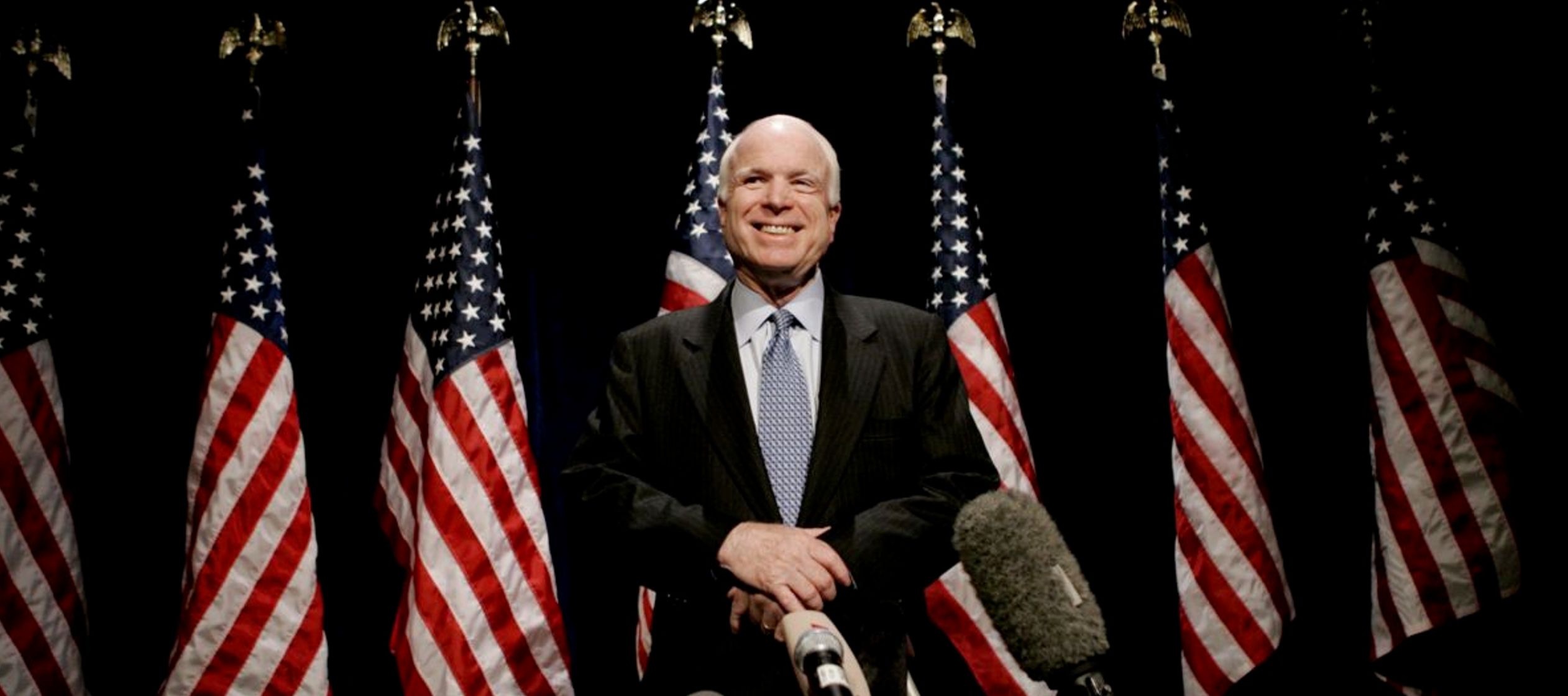 Conviene no hablar mal de los muertos y el fallecimiento de McCain debe de ser una dura noticia...