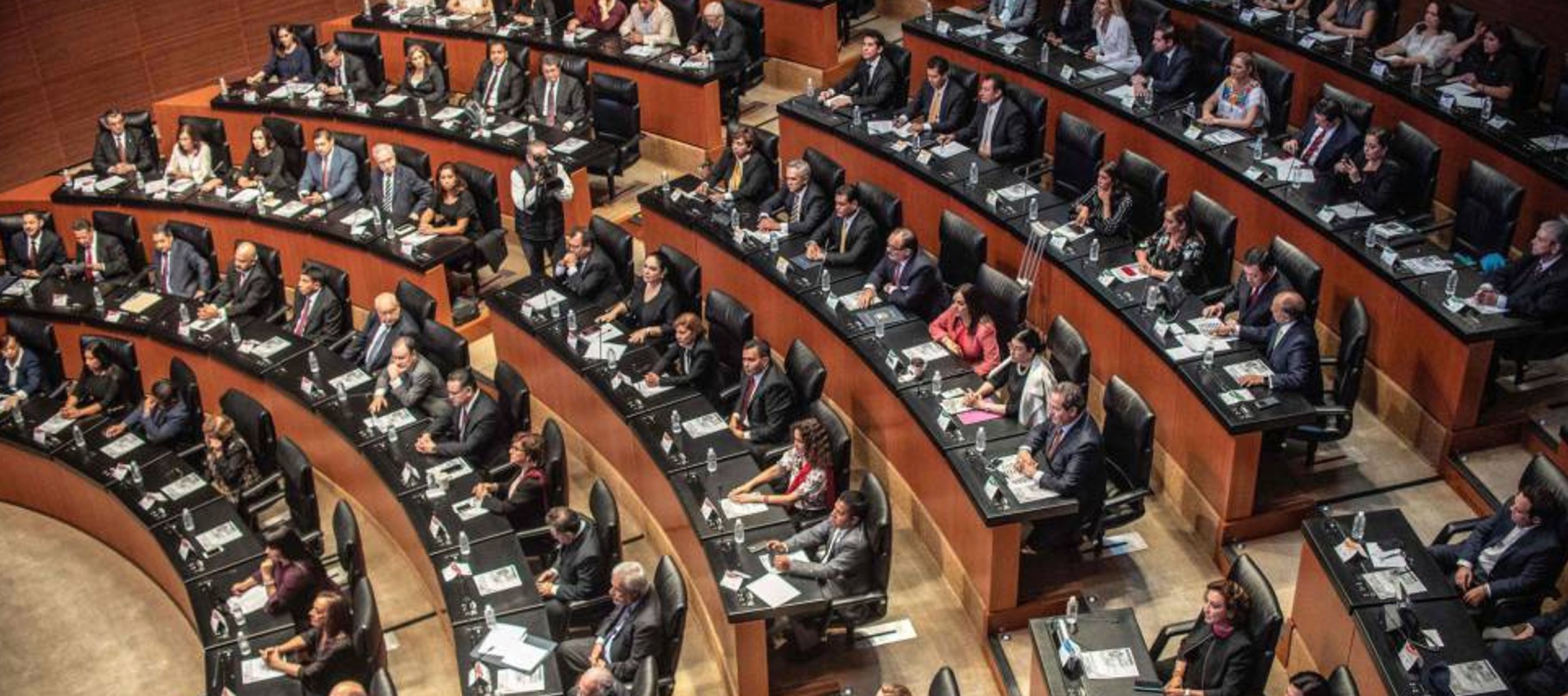 La Cámara de Diputados de México está formada por 500 legisladores y tras las...