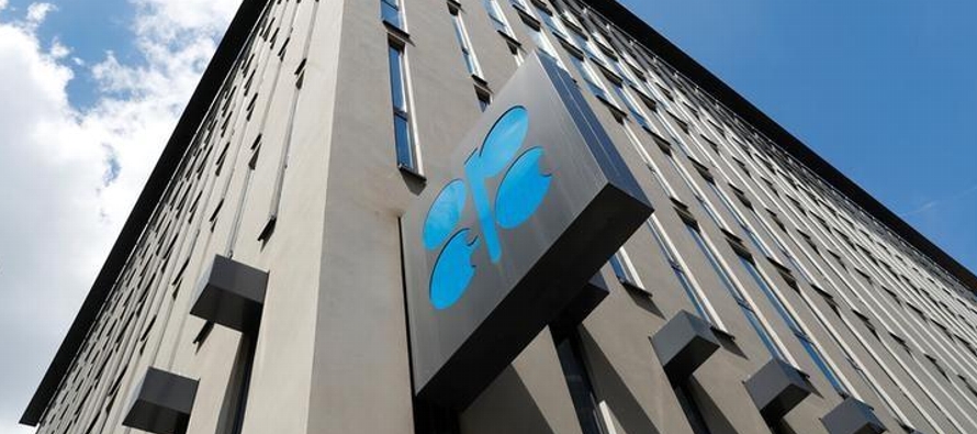 La OPEP bombeó 32,79 millones de barriles por día en agosto, indicó la...