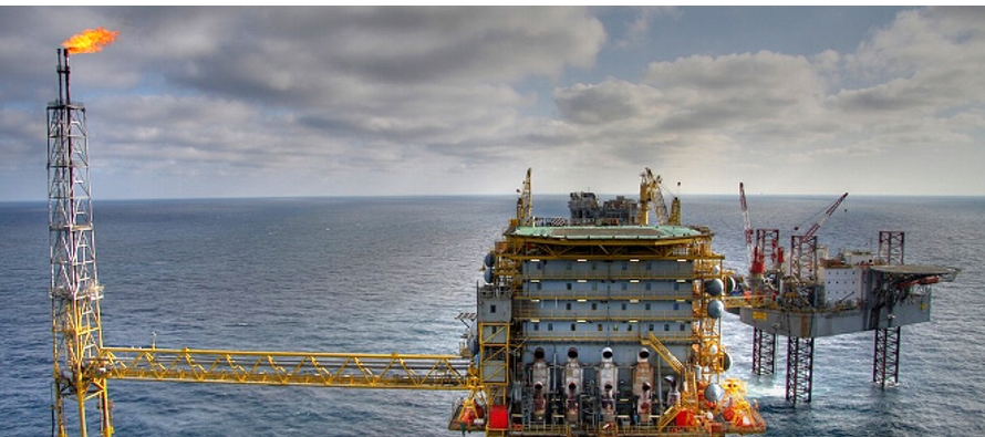 Los mantos petrolíferos fueron ubicados por las firmas Ente Nazionale Idrocarburi (ENI) de...