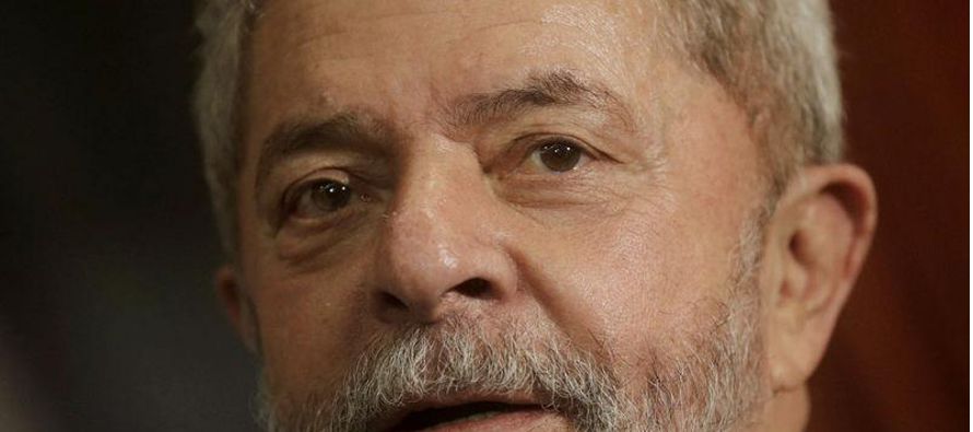 El máximo tribunal electoral de Brasil prohibió el viernes al encarcelado...
