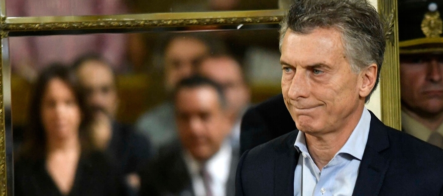 En las últimas semanas se recrudeció la crisis cambiaria en Argentina, lo que...