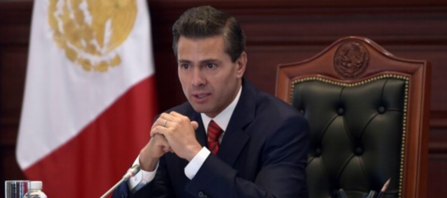 Peña Nieto, quien concluye su mandato con tasas de aprobación históricamente...