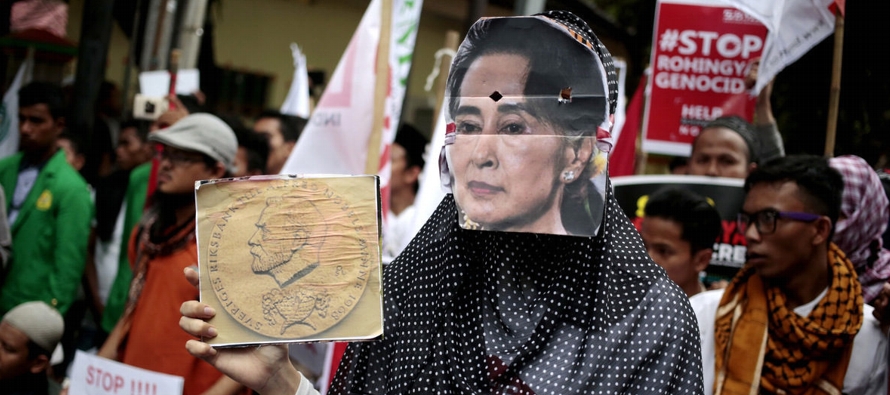 Las motivaciones de Suu Kyi son un misterio. Aunque ella era una admirada activista a favor de la...