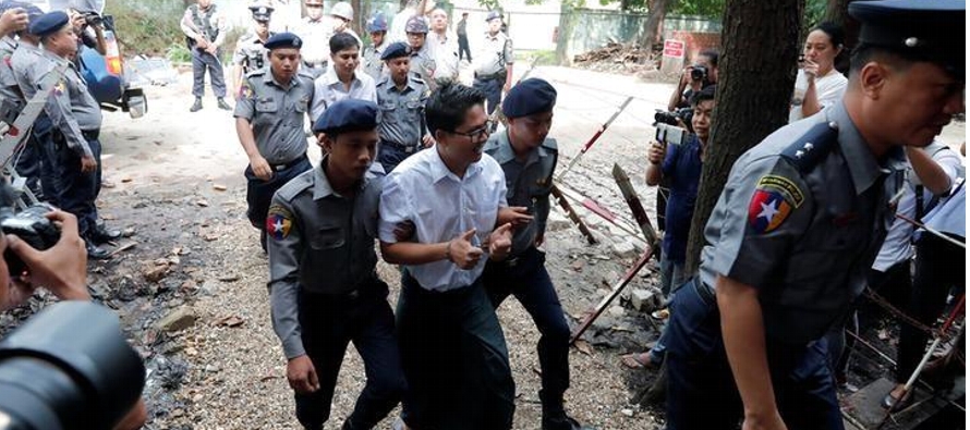 Un juez dictaminó el lunes que Wa Lone, de 32 años, y Kyaw Soe Oo, de 28, son...
