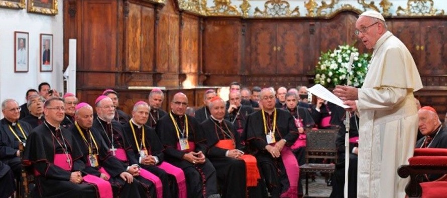 Francisco ha respondido con el silencio a las exhortaciones de obispos, principalmente en Estados...