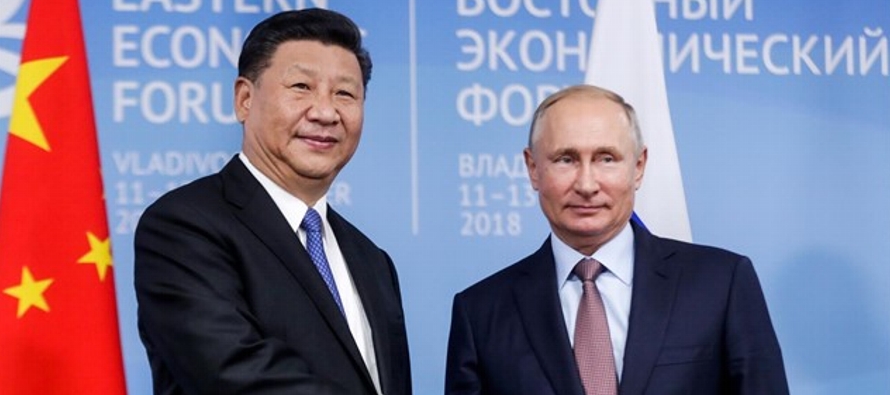 Putin se ha reunido con su homólogo chino, Xi Jinping, en los márgenes del Foro...