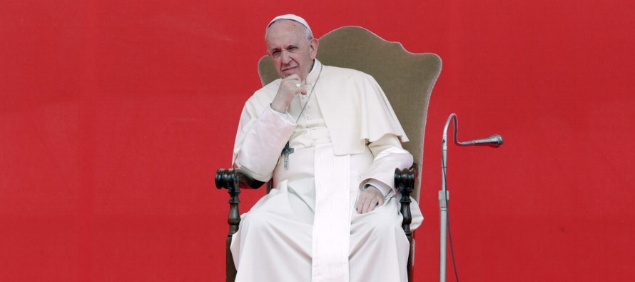 El anuncio fue hecho el miércoles por los principales consejeros cardenales de Francisco, un...
