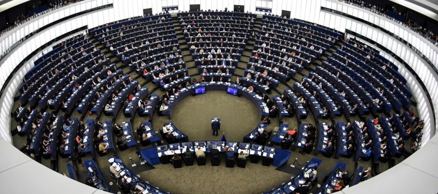 Juncker refleja el "momento pijama" en que se encuentra la UE. Una teórica...