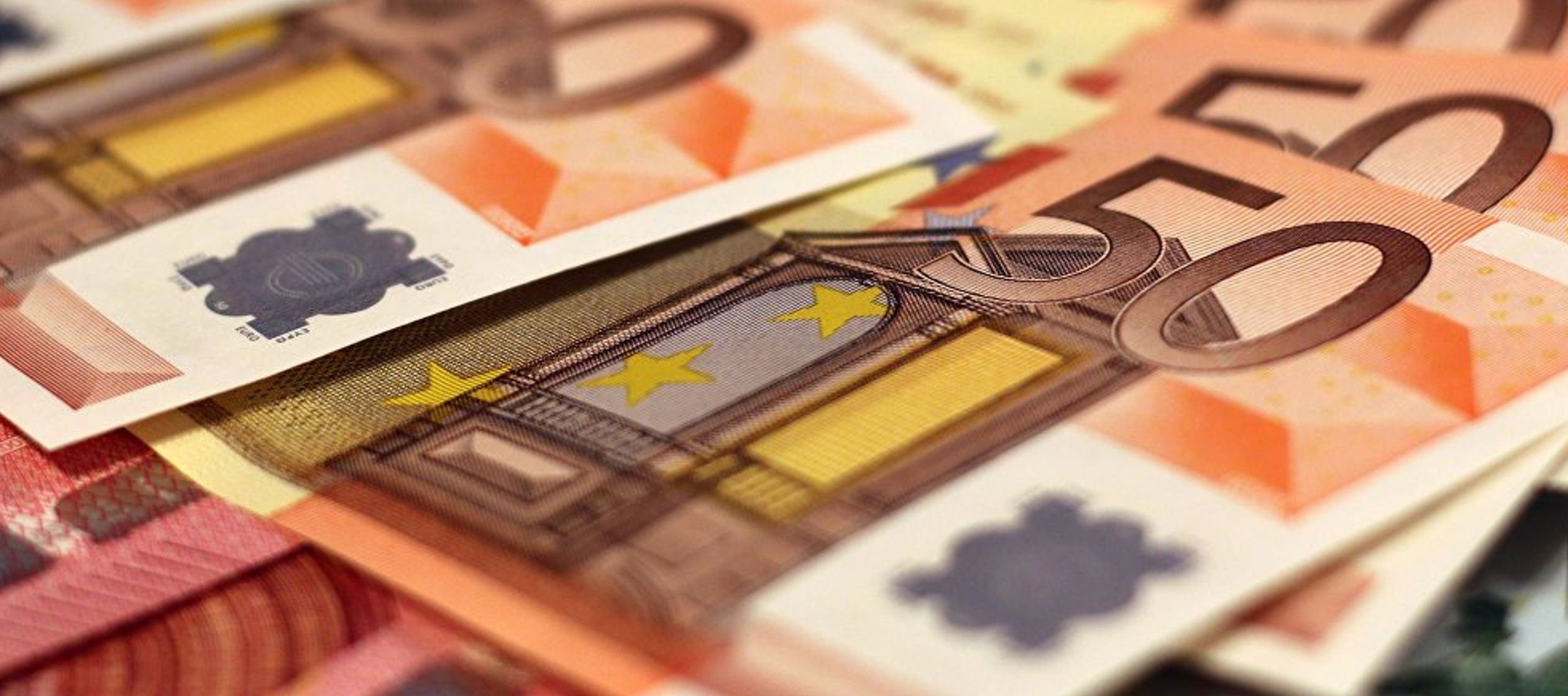 Según Bifarini, la introducción de la moneda única europea ha afectado...