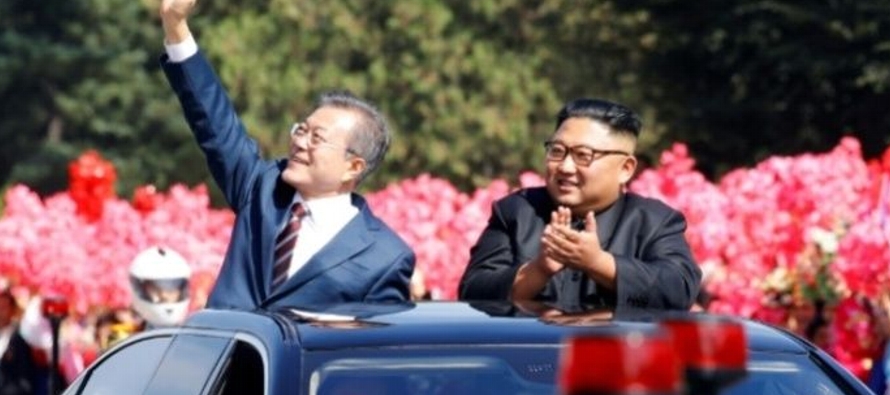 Kim recibió a su invitado en el aeropuerto internacional de Pyongyang, el lugar desde donde...