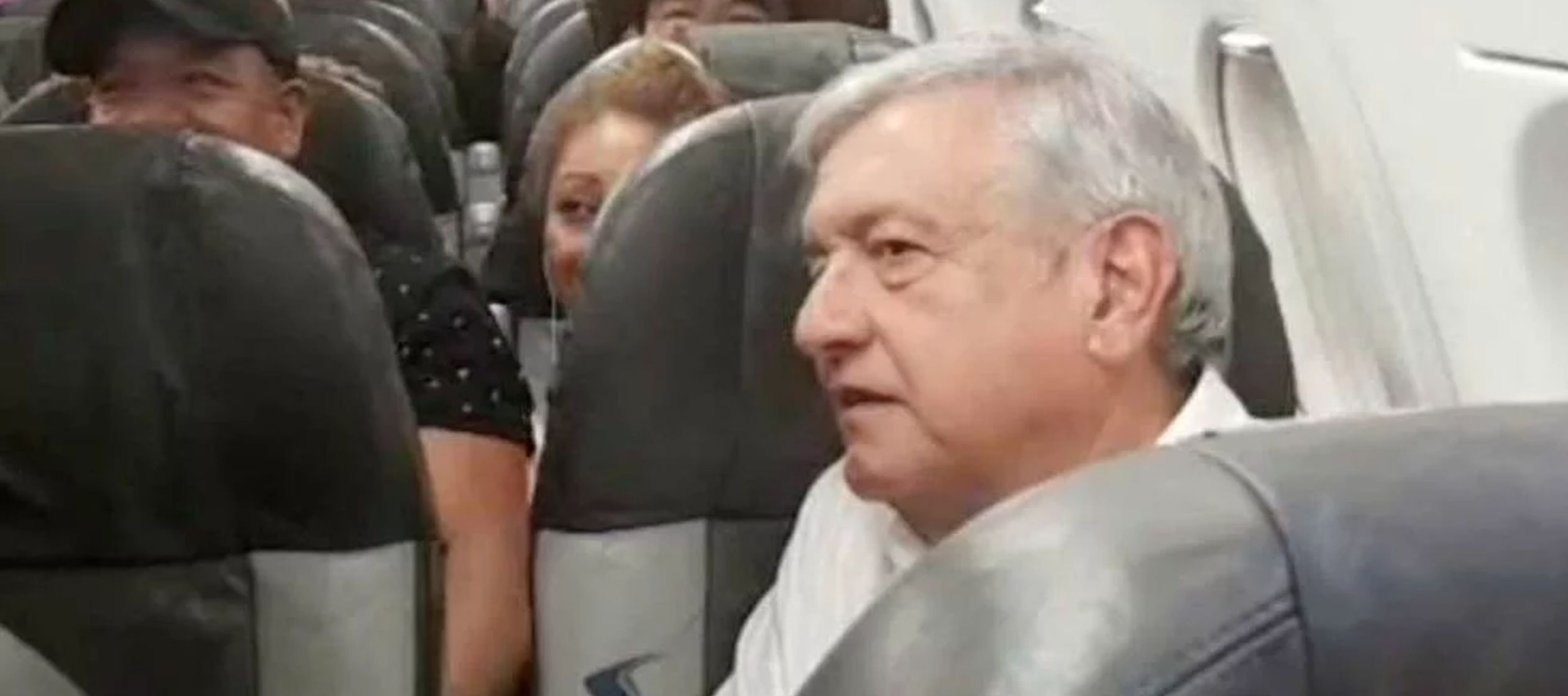 Andrés Manuel López Obrador se quedó varado por lo menos tres horas cuando su...
