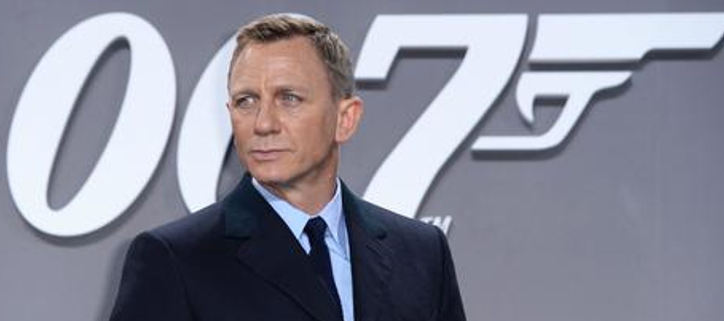 "Bond es un hombre, un personaje masculino que fue escrito como un hombre y que creo que muy...