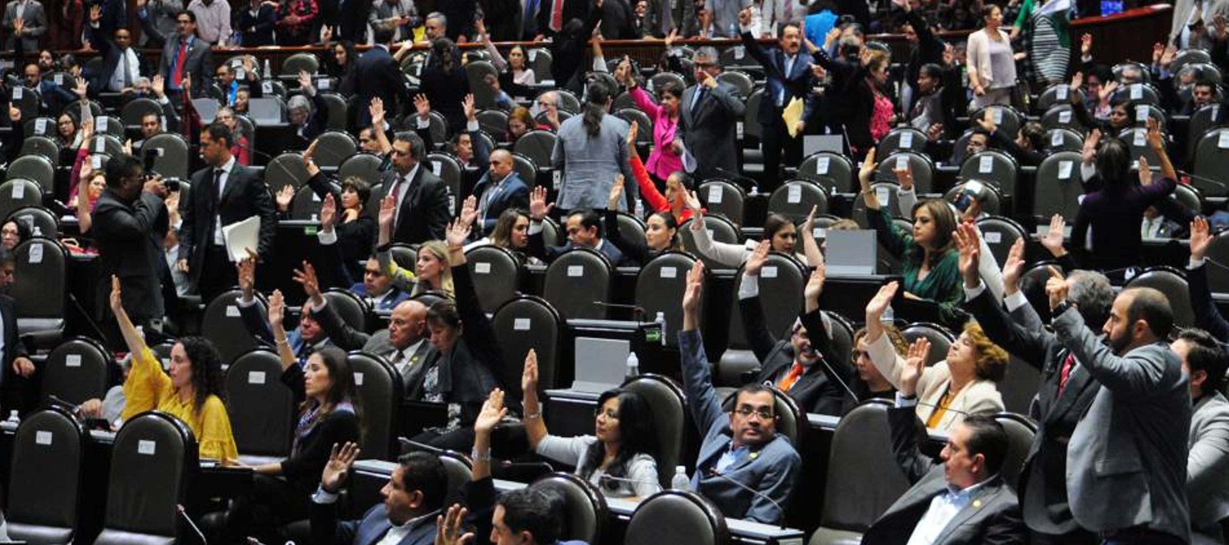 Morena tiene en la Cámara de Diputados 255 de los 500 asientos disponibles, mientras que en...