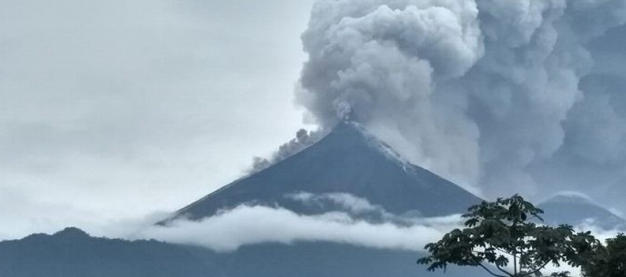 Esta es la tercera erupción en lo que va del año del coloso ubicado a unos 30...