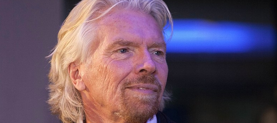El multimillonario británico Richard Branson suspendió sus relaciones empresariales...