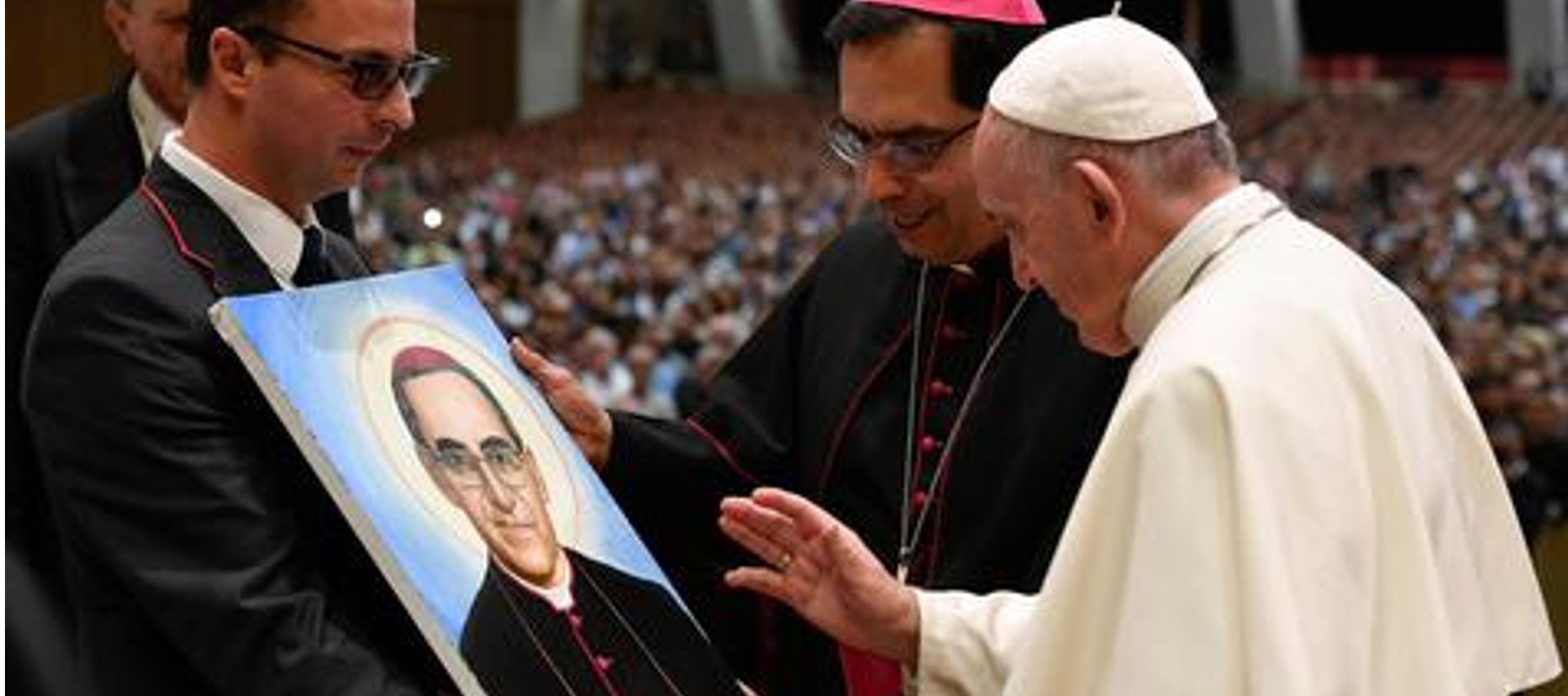 Por eso, apeló a San Oscar Romero como un vehículo "para reconciliar a todos los...