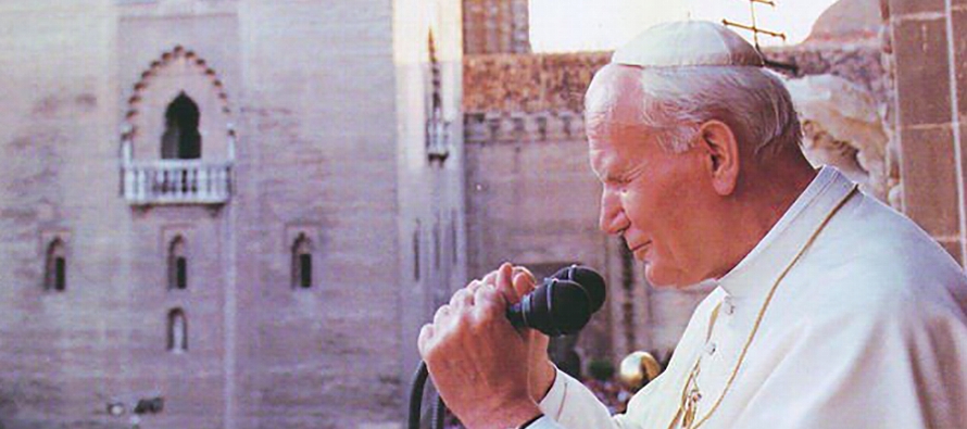 Karol Józef Wojty&#322;a, aclamado pontífice Juan Pablo II, conmovió al...