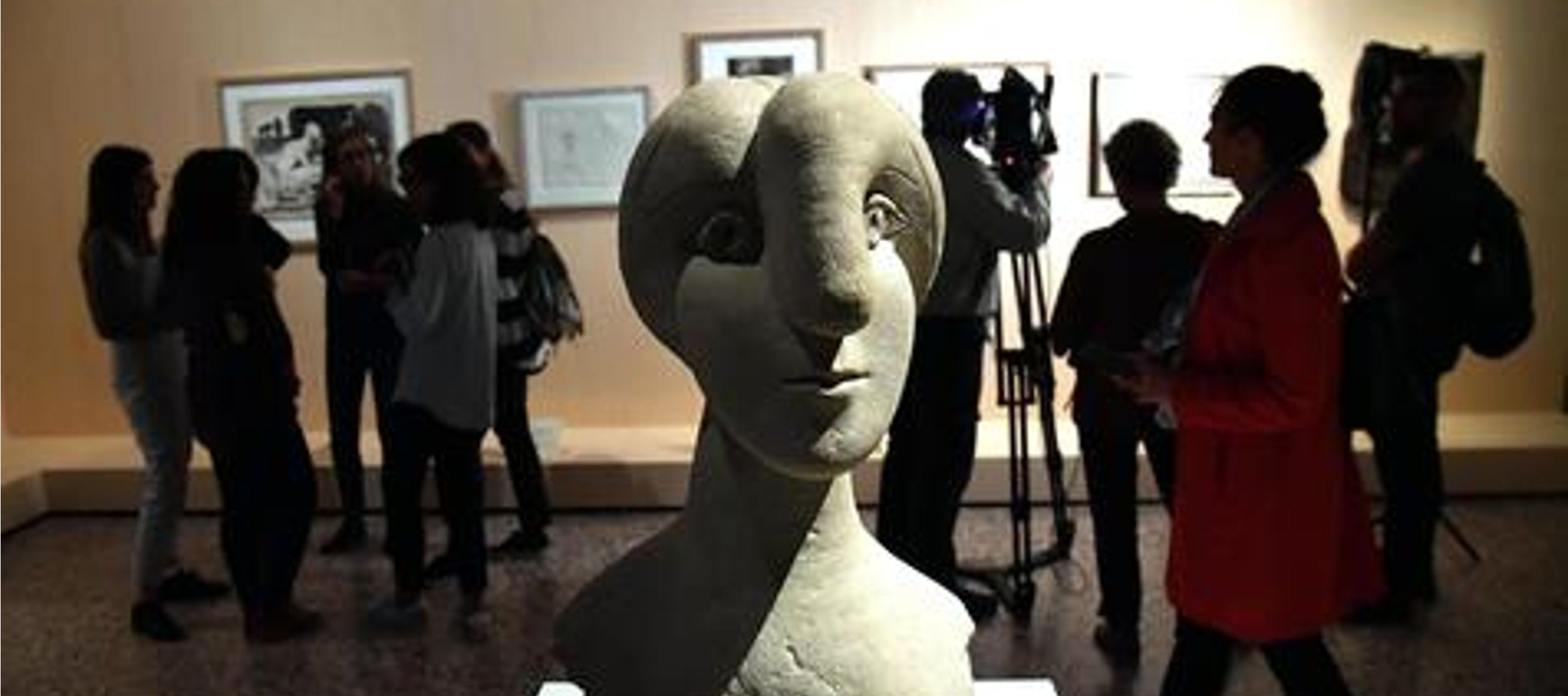 El sitio, de hecho, fue visitado por Picasso en 1917, para estudiar la escultura de Gian Lorenzo...