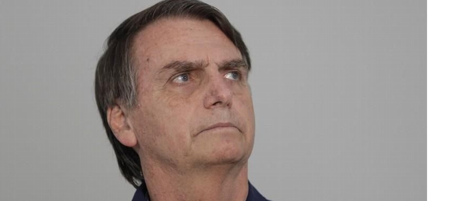 Bolsonaro, de 63 años, mantiene una sólida ventaja de cara al balotaje, según...