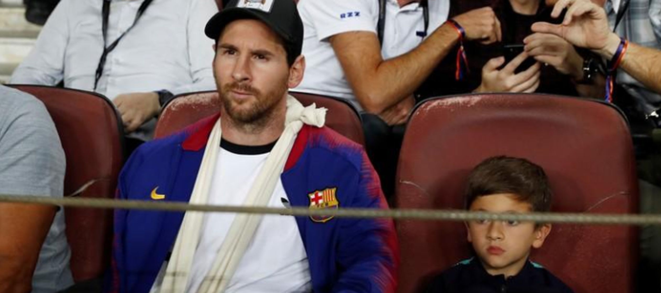 Messi fue la gran sorpresa en la nómina del Barca, ya que se esperaba que estuviera fuera de...
