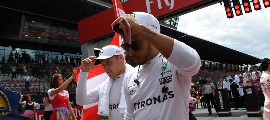 Recién llegado de Brasil, donde ganó la carrera del domingo para que Mercedes sume su...