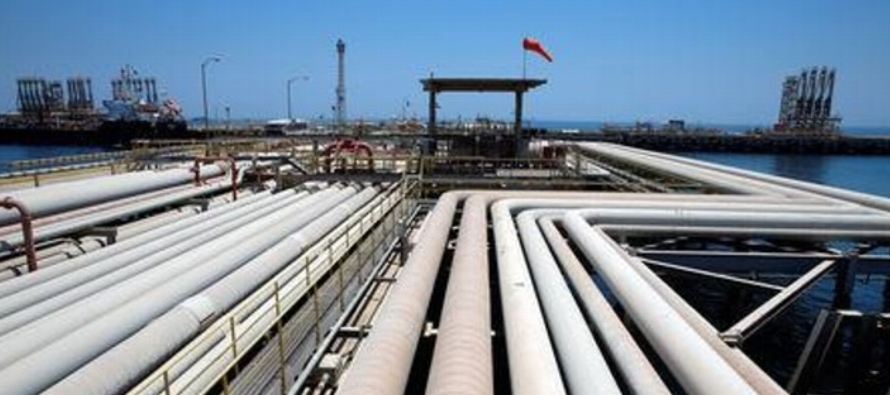 La fuente dijo que la producción petrolera saudí alcanzó los 11,1 millones de...