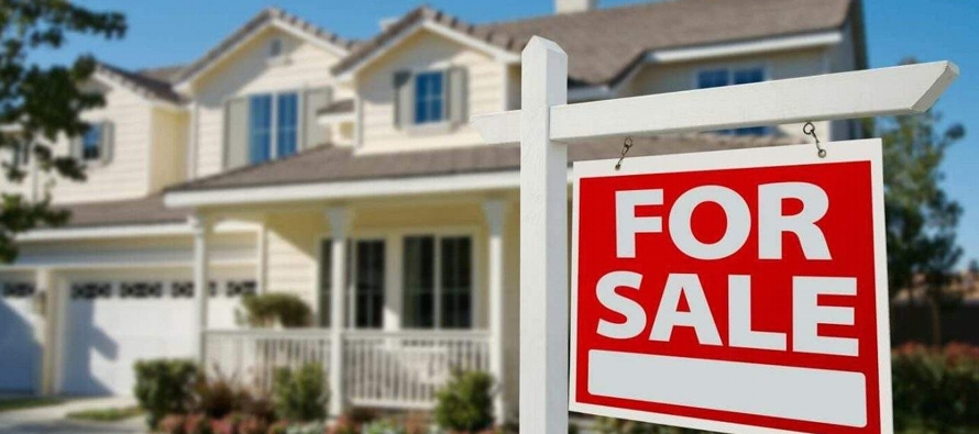 El Departamento de Comercio dijo el miércoles que las ventas de casas nuevas cayeron un 8,9...