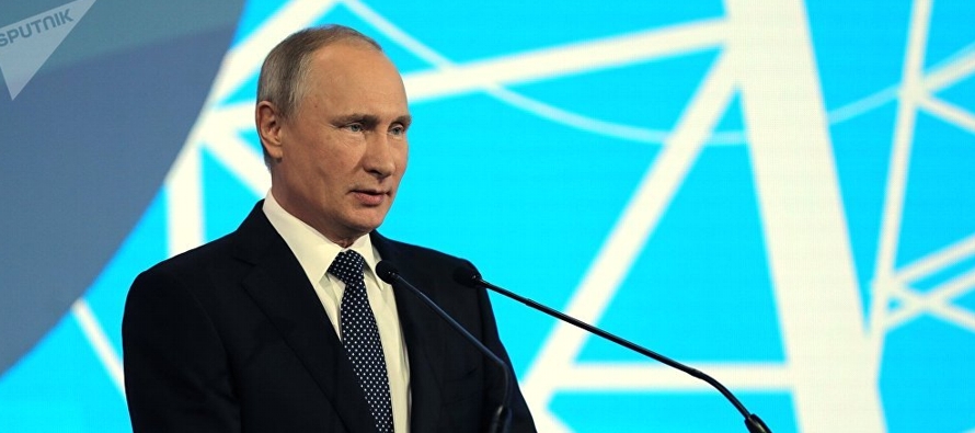 Putin agregó durante un foro económico que Rusia estaría satisfecha con un...
