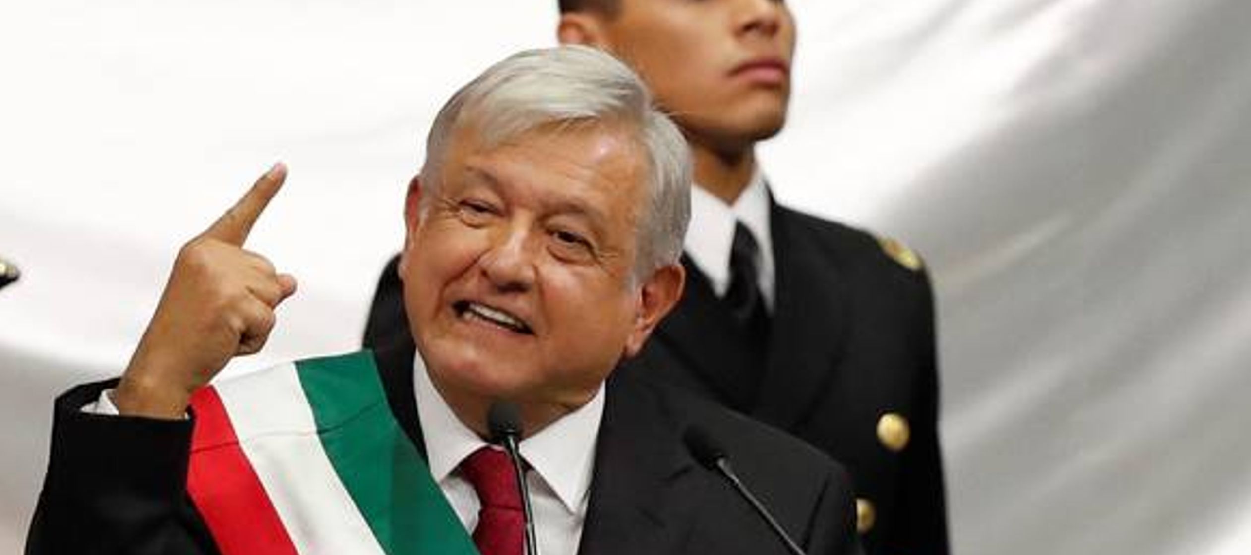 Según el FMI, el gobierno de López Obrador enfrentará una...
